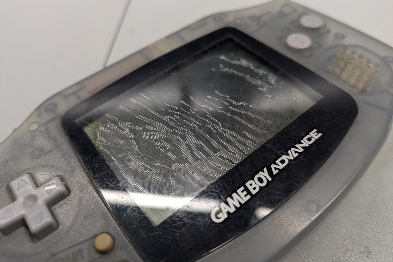 液晶がシワシワになったゲームボーイアドバンスの修理【ビネガーシンドローム】