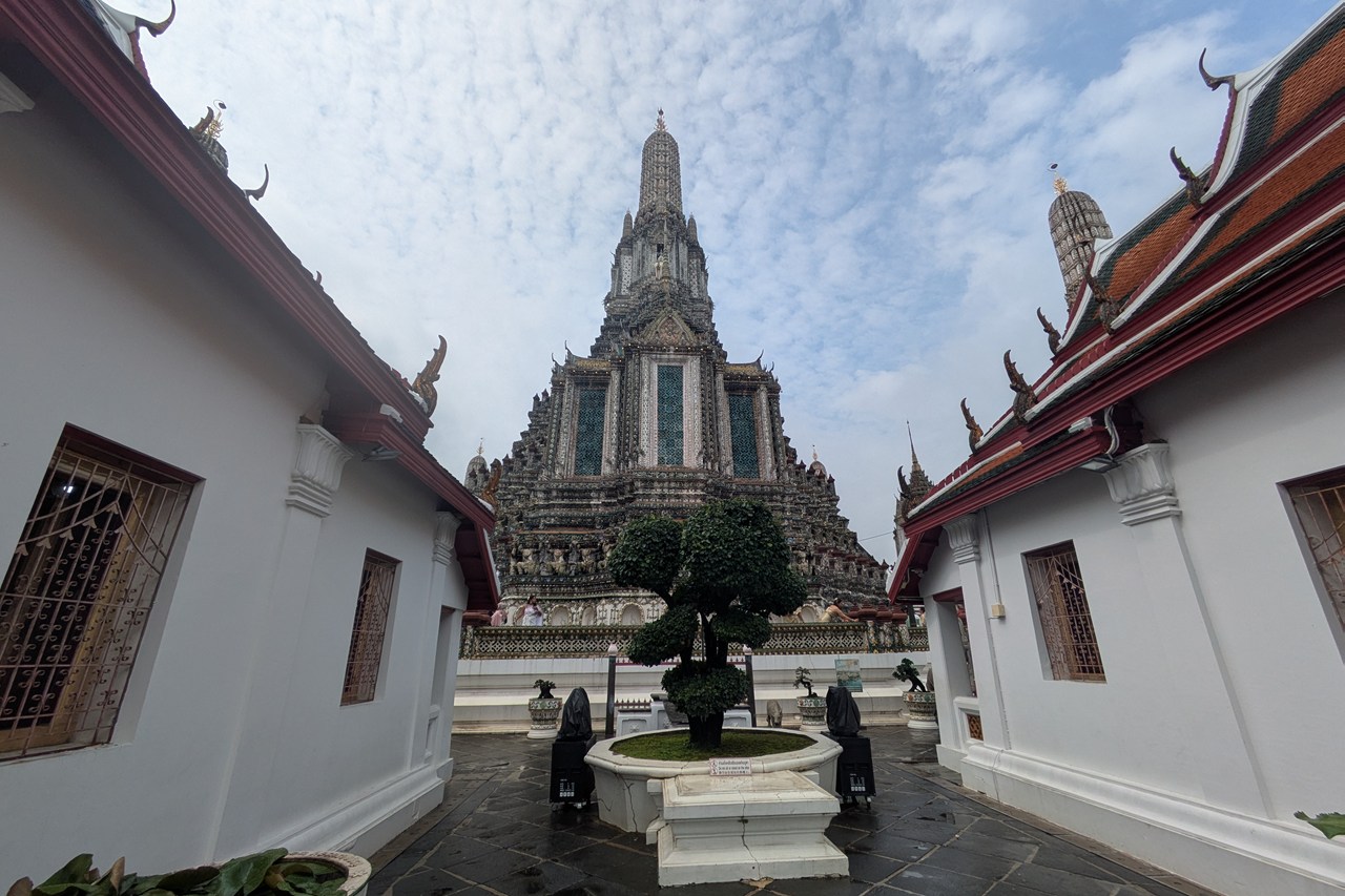 ワット・アルンまで船で行って見物【タイ2日目】（2025年11月4日）