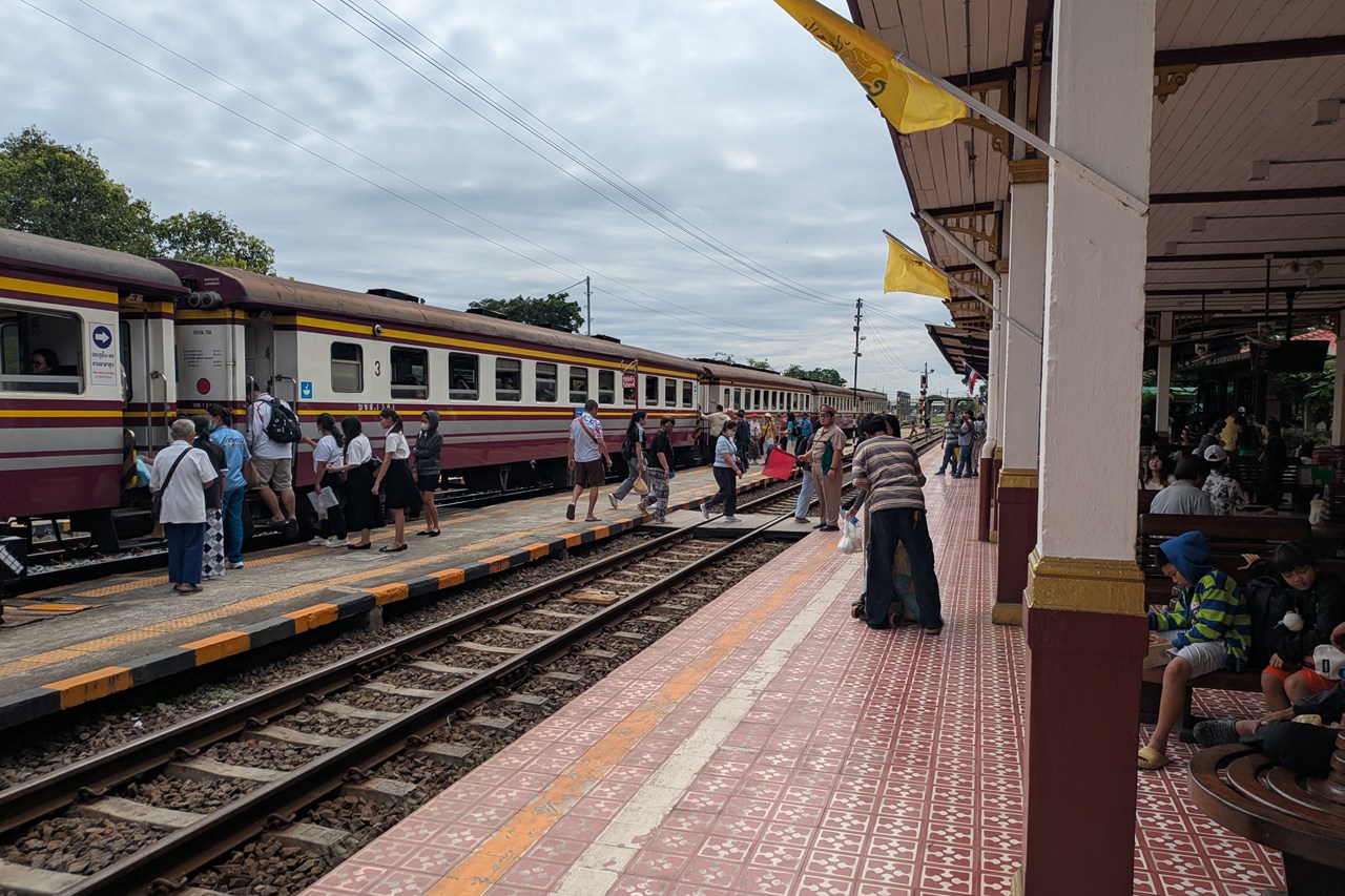 バンコクからアユタヤまで鉄道旅【タイ3日目】（2025年11月5日）