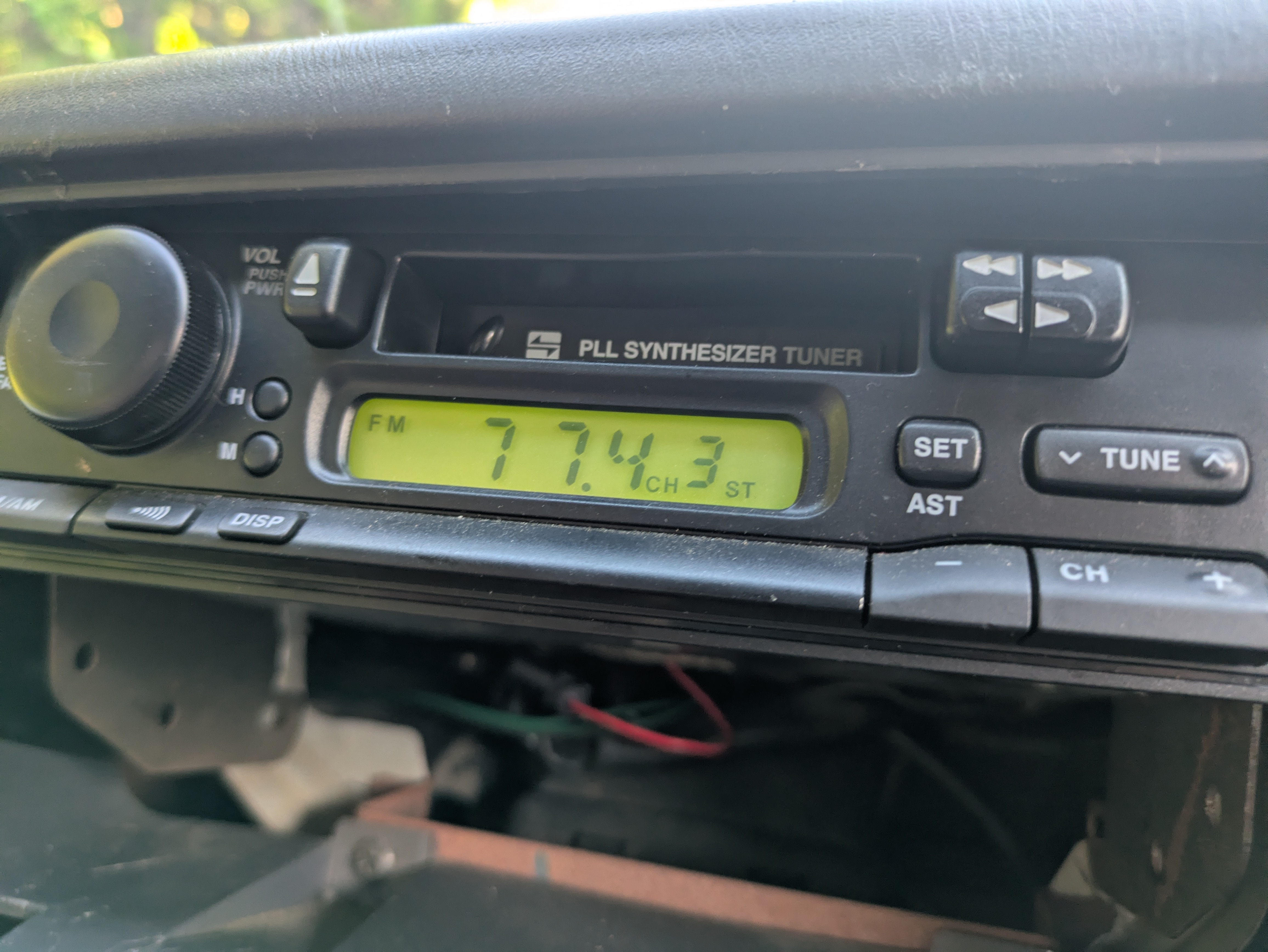 【ANT-208】激安FMブースターを取り付けてみた